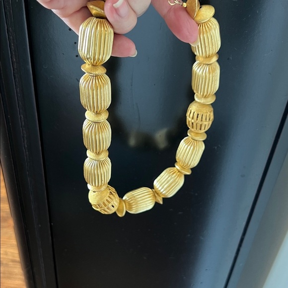 Gorgeous Chunky Gold Necklace NWOT - Picture 7 of 8